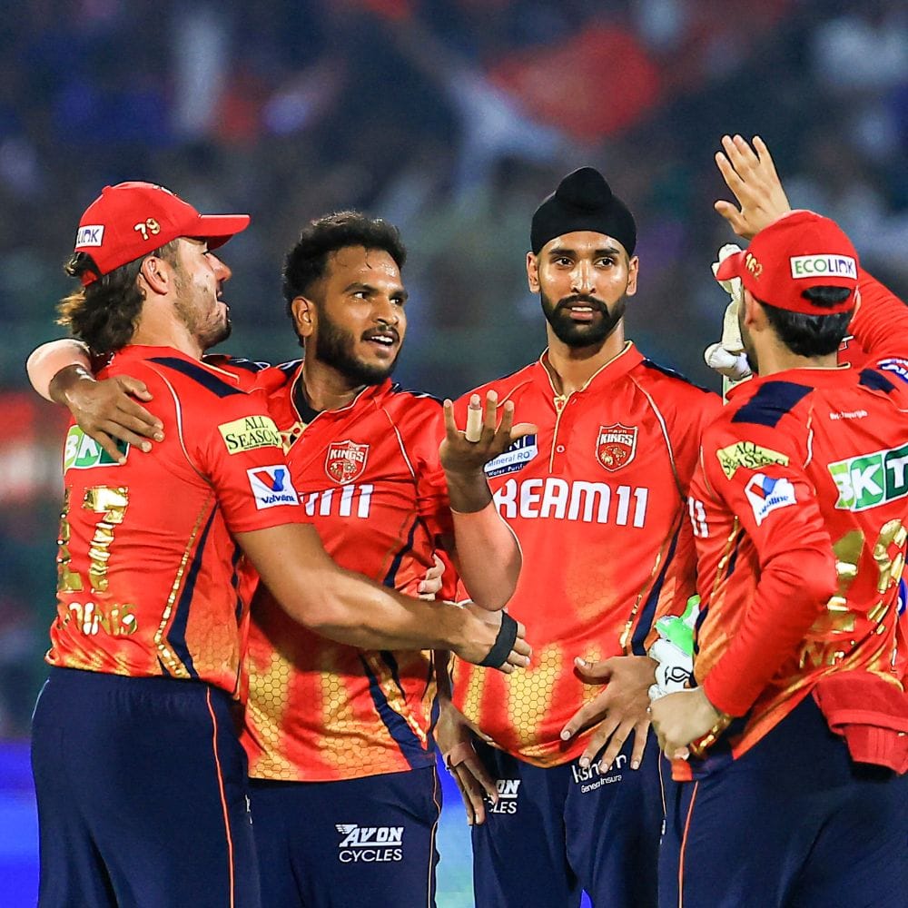 இந்தியன் பிரீமியர் லீக் வரலாற்றில், பஞ்சாப் கிங்ஸ் அணி சென்னை சூப்பர் கிங்ஸ் அணியை மொத்தம் இரண்டு முறை ஆல் அவுட் செய்துள்ளது.