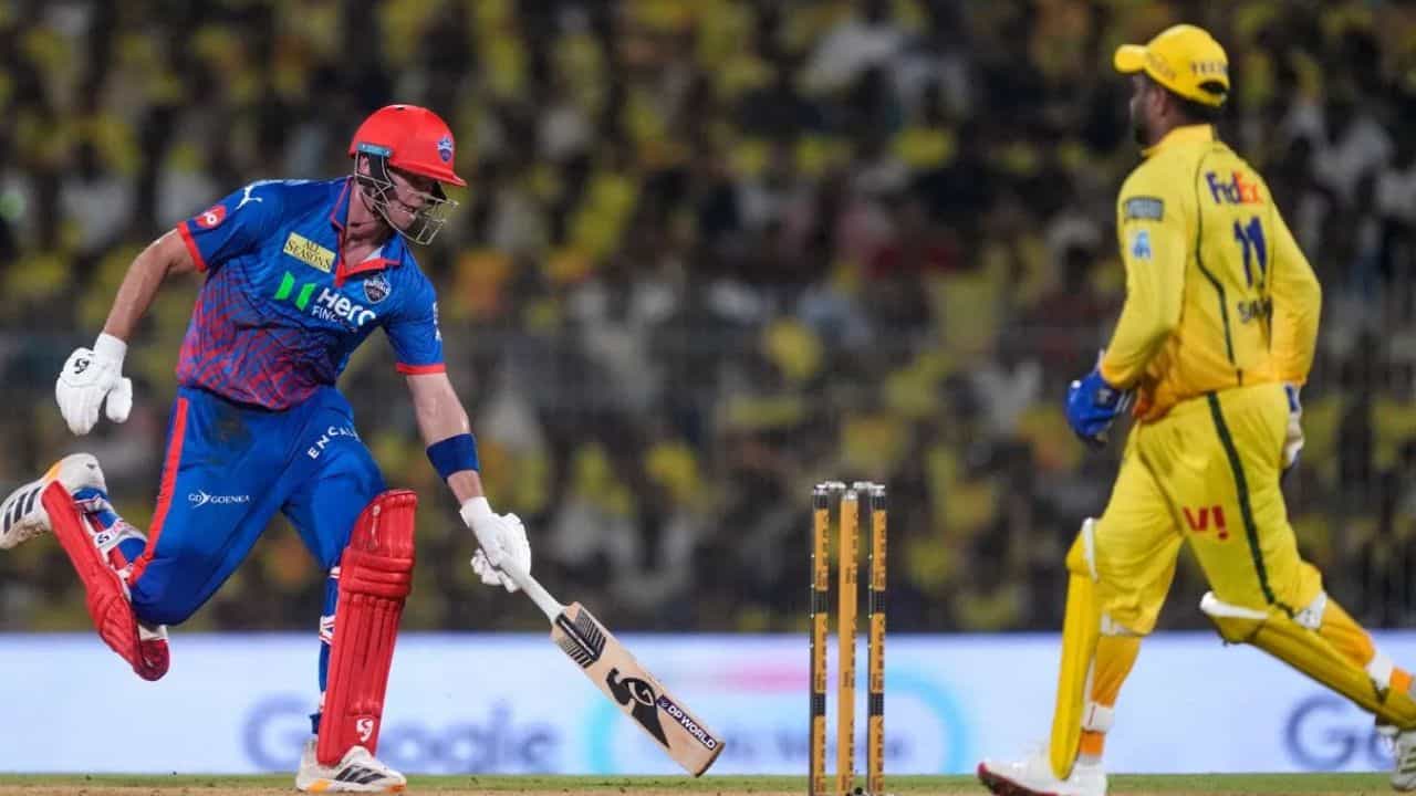ஐபிஎல் 2026:  கிளவுஸ் சர்ச்சை.. டெல்லியின் தோல்விக்கு நான்காவது நடுவர் காரணமா?
