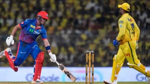 ஐபிஎல் 2026: கிளவுஸ் சர்ச்சை.. டெல்லியின் தோல்விக்கு நான்காவது நடுவர் காரணமா? ஐபிஎல் 2026: கிளவுஸ் சர்ச்சை.. டெல்லியின் தோல்விக்கு நான்காவது நடுவர் காரணமா?