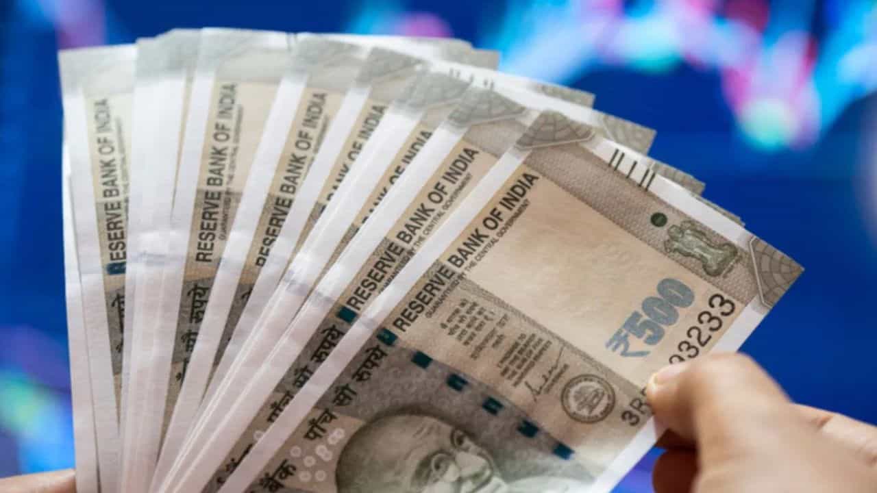 மத்திய அரசு ஊழியர்களுக்கு 2 சதவீதம் அகவிலைப்படி உயர்வு - ஊதியம் எவ்வளவு உயரும்?