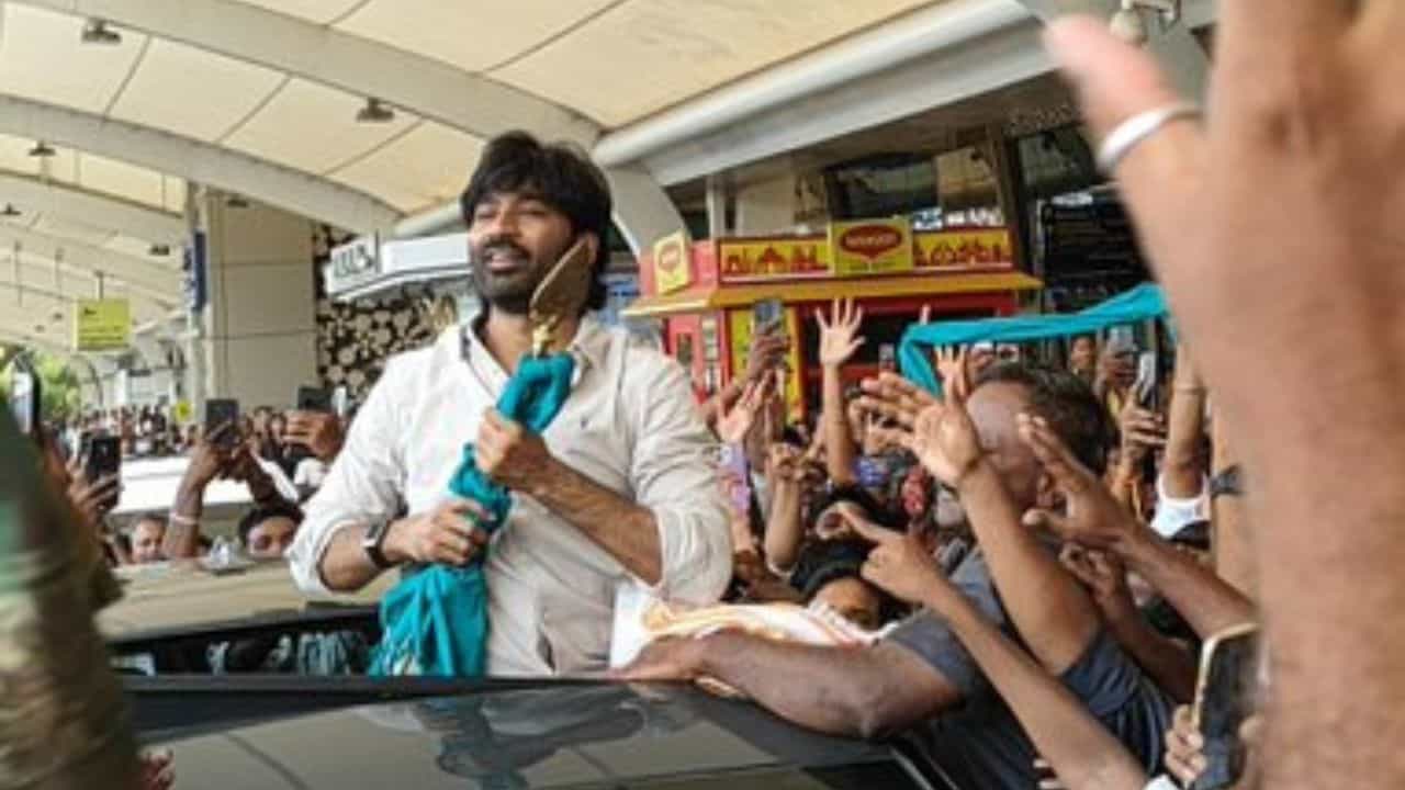 Dhanush: கோவை வந்த தனுஷ்.. வேலுடன் வரவேற்ற ரசிகர்கள் - வீடியோ இதோ!