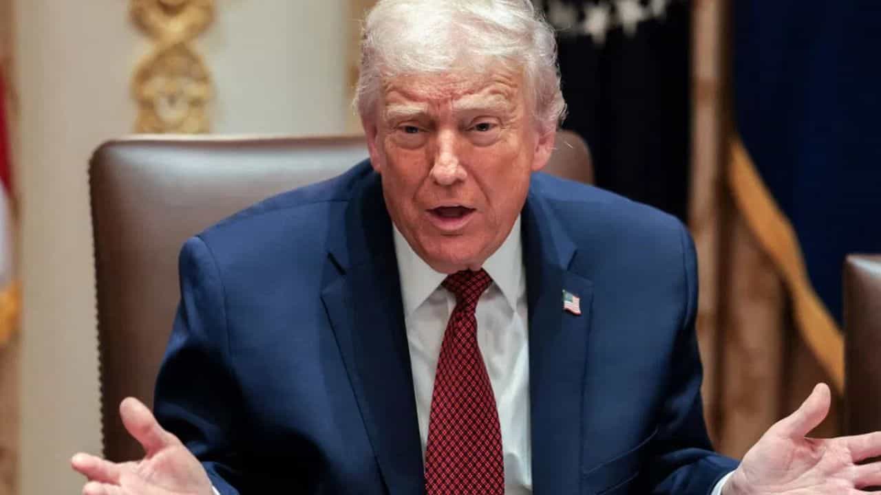 2 அல்லது 3 வாரங்களில் போர் முடியும்.. ஈரான் தாக்குதல் குறித்து அதிபர் ட்ரம்ப் சொன்ன தகவல்! 2 அல்லது 3 வாரங்களில் போர் முடியும்.. ஈரான் தாக்குதல் குறித்து அதிபர் ட்ரம்ப் சொன்ன தகவல்!