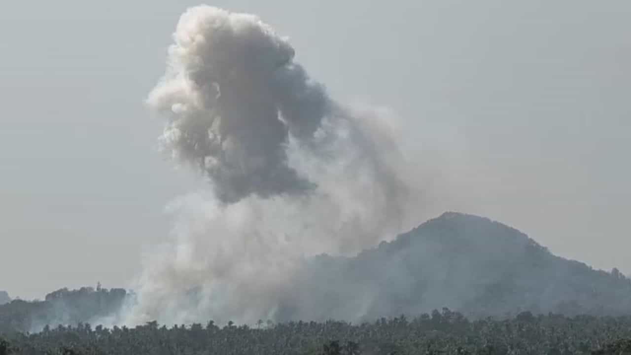 கேரளா பட்டாசு ஆலையில் பயங்கர வெடி விபத்து.. 6 பேர் பலி.. உயிருக்கு போராடும் 8 பேர்?