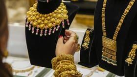 மீண்டும் உச்சம் தொட்ட தங்கம் விலை.. ஒரே நாளில் எகிறியது.. இன்றைய நிலவரம் என்ன?.....