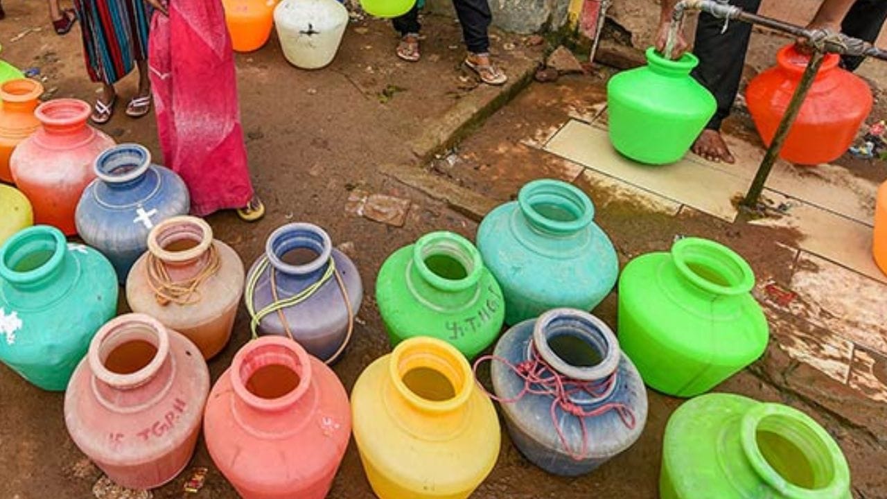 அரசியல் ரீதியாக முக்கியத்துவம் வாய்ந்த இந்த தொகுதியில், மக்கள் தரப்பில் பல்வேறு பிரச்சினைகள் முன்வைக்கப்படுகின்றன. குறிப்பாக குடிநீர் மற்றும் நீர்ப்பாசன வசதி, சாலை மற்றும் நகர மேம்பாடு, தொழில்துறை வளர்ச்சி, வேலைவாய்ப்பு ஆகியவை முக்கிய பிரச்சினைகளாக உள்ளன.