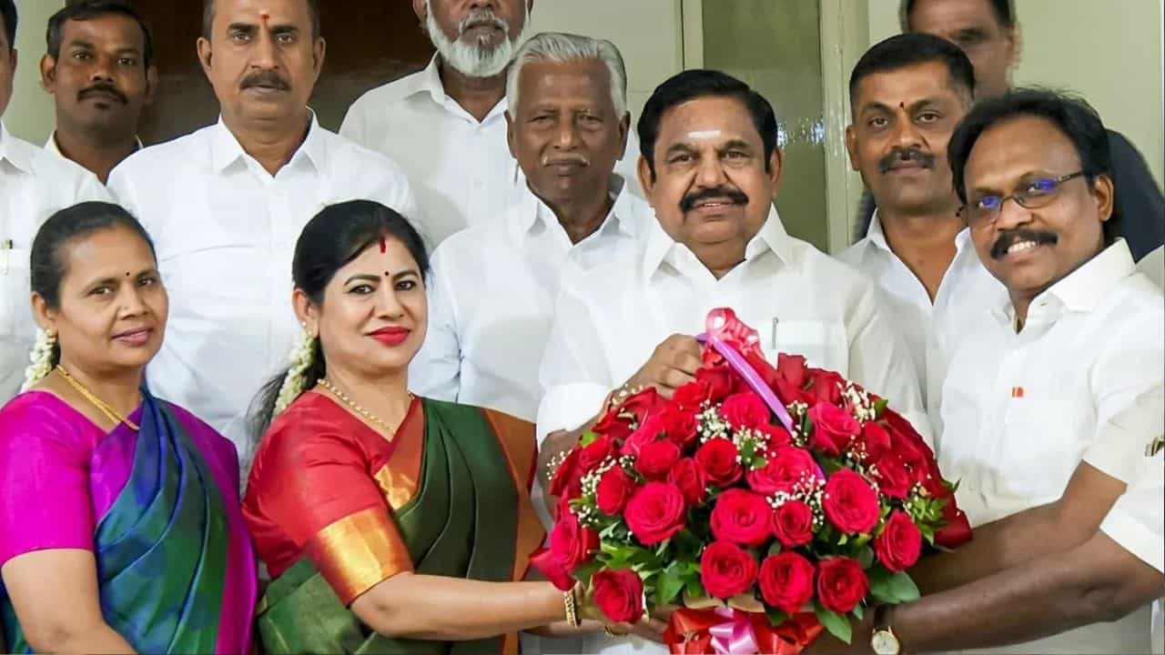 தமிழகத்தின் பணக்கார வேட்பாளர் யார் தெரியுமா?.. அப்போ விஜய் இல்லையா? தமிழகத்தின் பணக்கார வேட்பாளர் யார் தெரியுமா?.. அப்போ விஜய் இல்லையா?