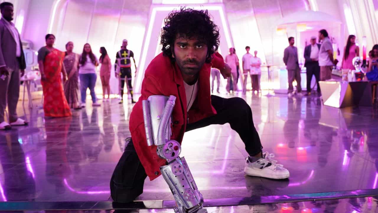 பல தடங்களுக்குப் பிறகு வெளியான லவ் இன்சூரன்ஸ் கம்பெனி படம் எப்படி இருக்கு? மக்களின் கருத்து இதோ