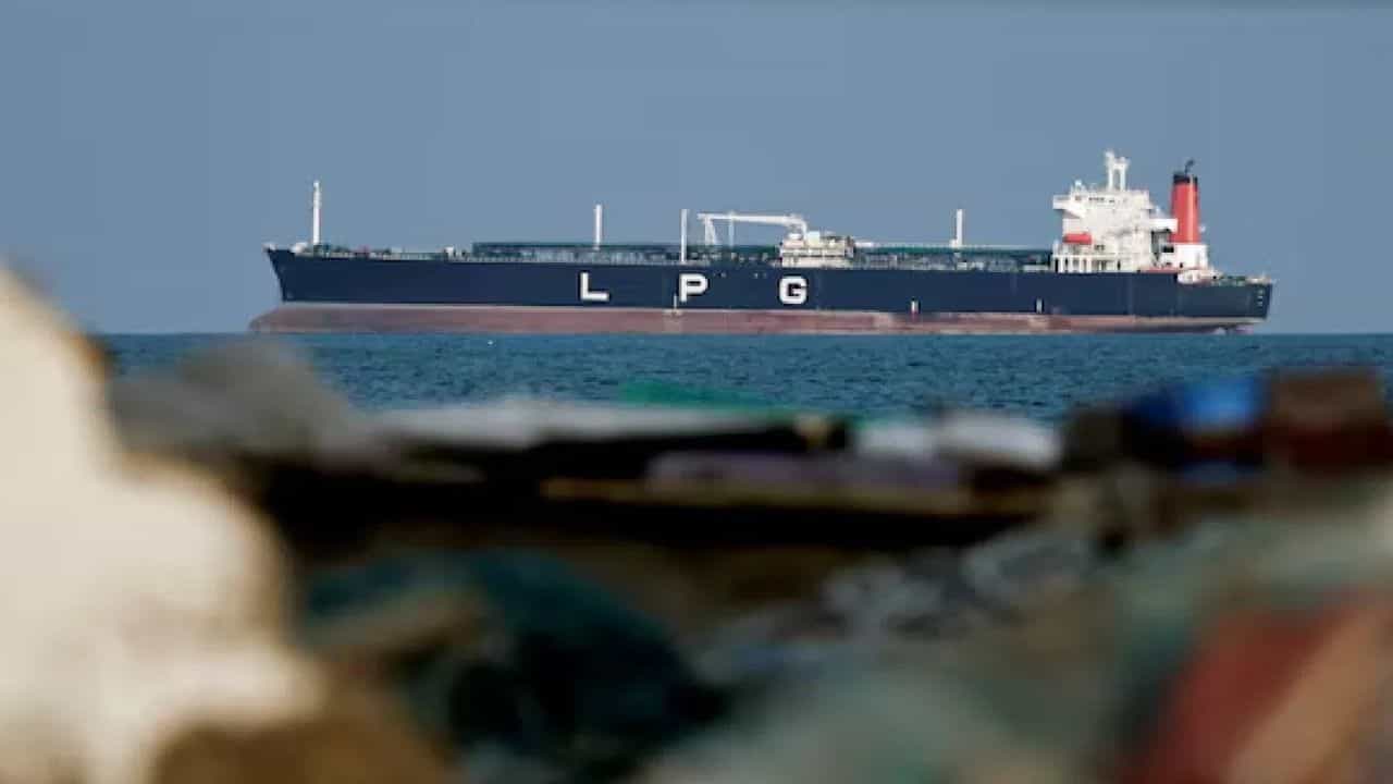 இந்தியாவுக்கு நெருக்கடி.. ரஷ்யா - ஈரான் எண்ணெய் இறக்குமதிக்கான அமெரிக்காவின் சலுகை ரத்து!