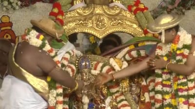 மதுரை மீனாட்சி திருக்கல்யாணம் கோலாகலம்..!