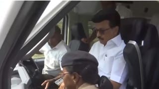 முதலமைச்சர் ஸ்டாலின் வாகனத்தை சோதனை செய்த தேர்தல் பறக்கும் படை!