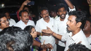 பெரம்பூர் சட்டமன்ற தொகுதியில் பணப்பட்டுவாடா ? நள்ளிரவில் நடந்த சோதனை.