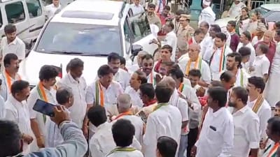 நெருங்கும் சட்டமன்ற தேர்தல்! நீலகிரி எம்.பி. ஆ. ராசா வாகனம் சோதனை