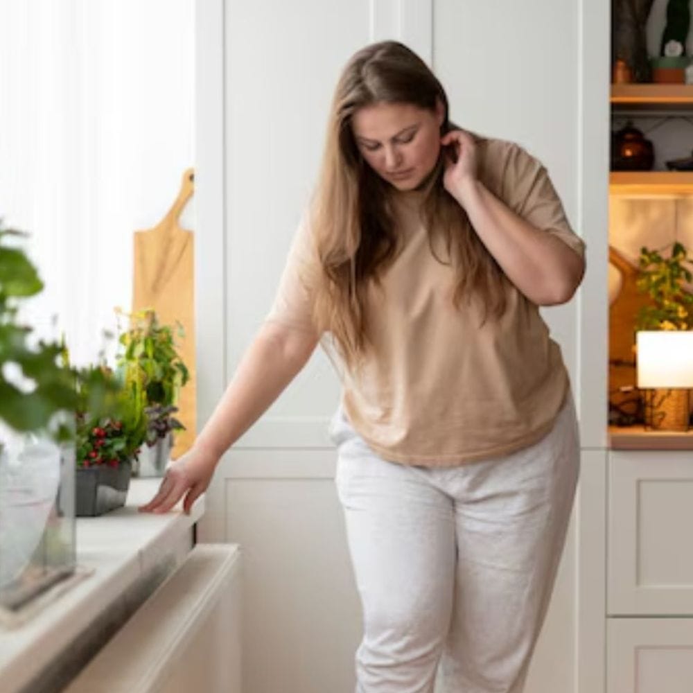 அதிக எடை கொண்ட நபர்களிடம் வைட்டமின் டி குறைபாடு பொதுவாகக் காணப்படுகிறது. இது மூட்டுகள் மற்றும் தசைகளில் வலியை ஏற்படுத்தி, மன அழுத்தத்தை அதிகரிக்கக்கூடும்.