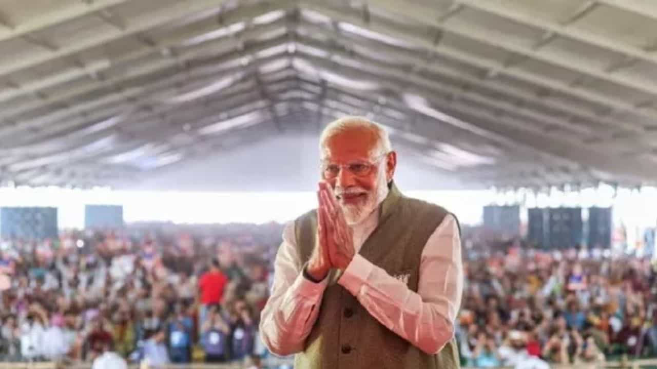 பிரதமர் மோடி சென்னை வருகை.. பாதுகாப்புப் பணியில் 3,000 போலீசார்.. முக்கிய பகுதிகள் சிவப்பு மண்டலமாக அறிவிப்பு!! பிரதமர் மோடி சென்னை வருகை.. பாதுகாப்புப் பணியில் 3,000 போலீசார்.. முக்கிய பகுதிகள் சிவப்பு மண்டலமாக அறிவிப்பு!!