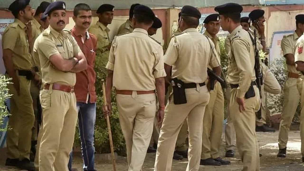 நெருங்கும் தேர்தல்.. ரெளடிகள் ஜாதகத்தை கையில் எடுத்த போலீஸ்.. தீவிர கண்காணிப்பு!