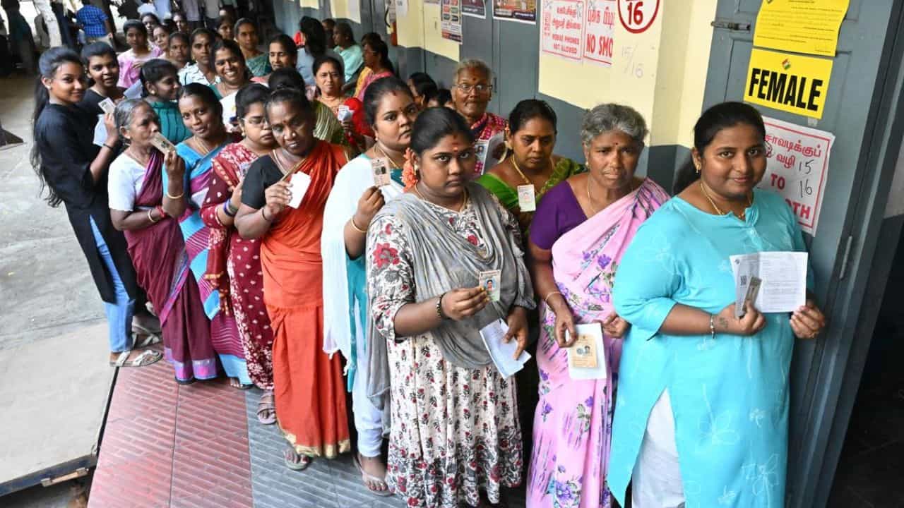 புதுச்சேரி வாக்குப்பதிவில் புதிய உச்சம்.. யாருக்குச் சாதகம்?.. கலக்கத்தில் அரசியல் கட்சிகள்..