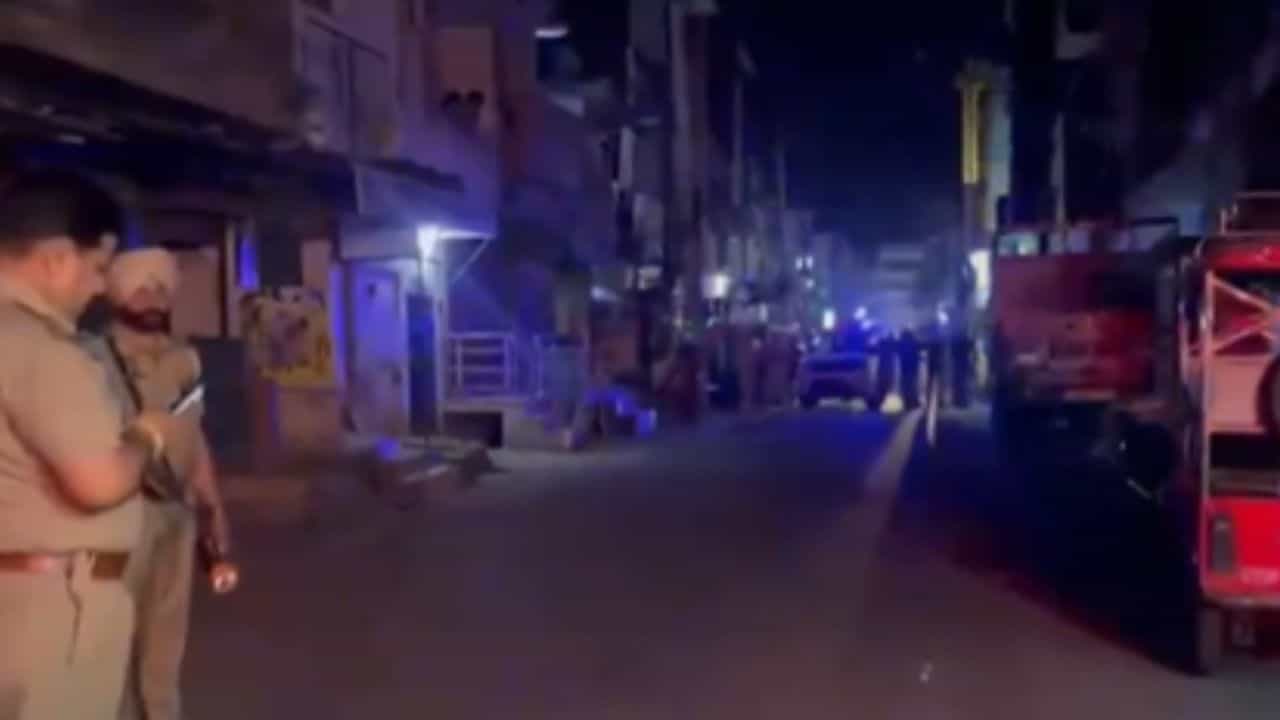 ரயில் பாதையில் வெடிவிபத்து.. சதி நடத்த திட்டமா? பரபரப்பில் பஞ்சாப்!