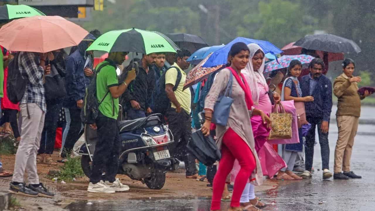 ஹேப்பி நியூஸ்! மே 2 வரை இந்த மாவட்டங்களில் மழைக்கு வாய்ப்பு - வானிலை ஆய்வு மையம் அறிவிப்பு