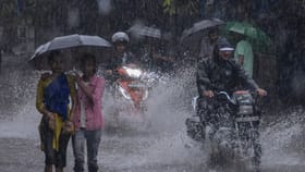 தமிழகத்தில் இன்று 14 மாவட்டங்களில் கனமழை கொட்டும்.. எங்கெல்லாம் தெரியுமா? இதே வானிலை அப்டேட்!!...