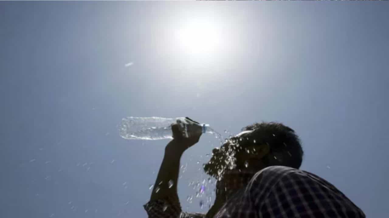 வாக்குப்பதிவு நாள்.. இன்று ஒரு பக்கம் வெயில்.. மறுபக்கம் மழை.. உங்க ஊர்ல வானிலை எப்படி இருக்கும்? - முழு விவரம்!