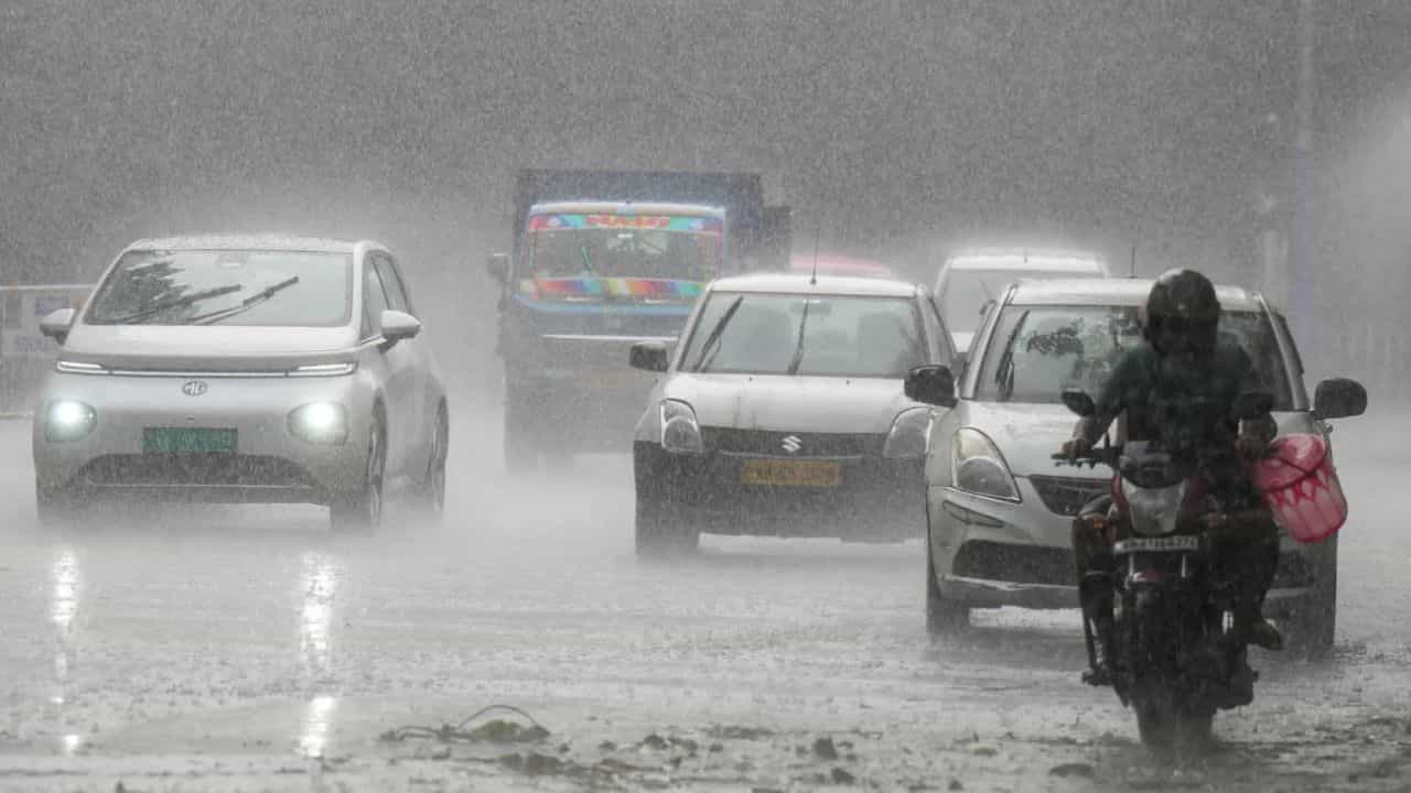 தமிழகத்தில் 2 நாட்களுக்கு மழை கொட்டப்போகுது.. சென்னை நிலவரம் என்ன? வானிலை அப்டேட்!!