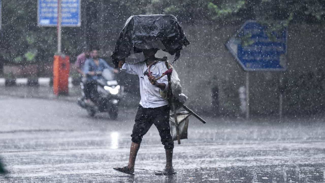 தமிழகத்தில் கோடை மழை கொட்டப்போகுது.. எங்கெல்லாம் தெரியுமா?.. வானிலை அப்டேட் இதோ!! தமிழகத்தில் கோடை மழை கொட்டப்போகுது.. எங்கெல்லாம் தெரியுமா?.. வானிலை அப்டேட் இதோ!!