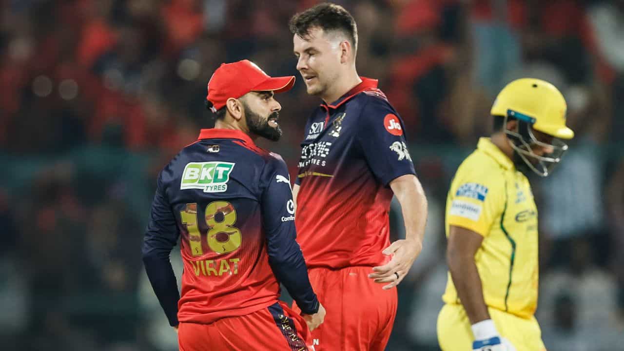 IPL 2026: ஆர்சிபிக்கு எதிரான போட்டி.. இட்லி தோசை பாடலை ஒலிபரப்பிய டிஜே.. பிசிசிஐ-யிடம் சிஎஸ்கே புகார்! IPL 2026: ஆர்சிபிக்கு எதிரான போட்டி.. இட்லி தோசை பாடலை ஒலிபரப்பிய டிஜே.. பிசிசிஐ-யிடம் சிஎஸ்கே புகார்!