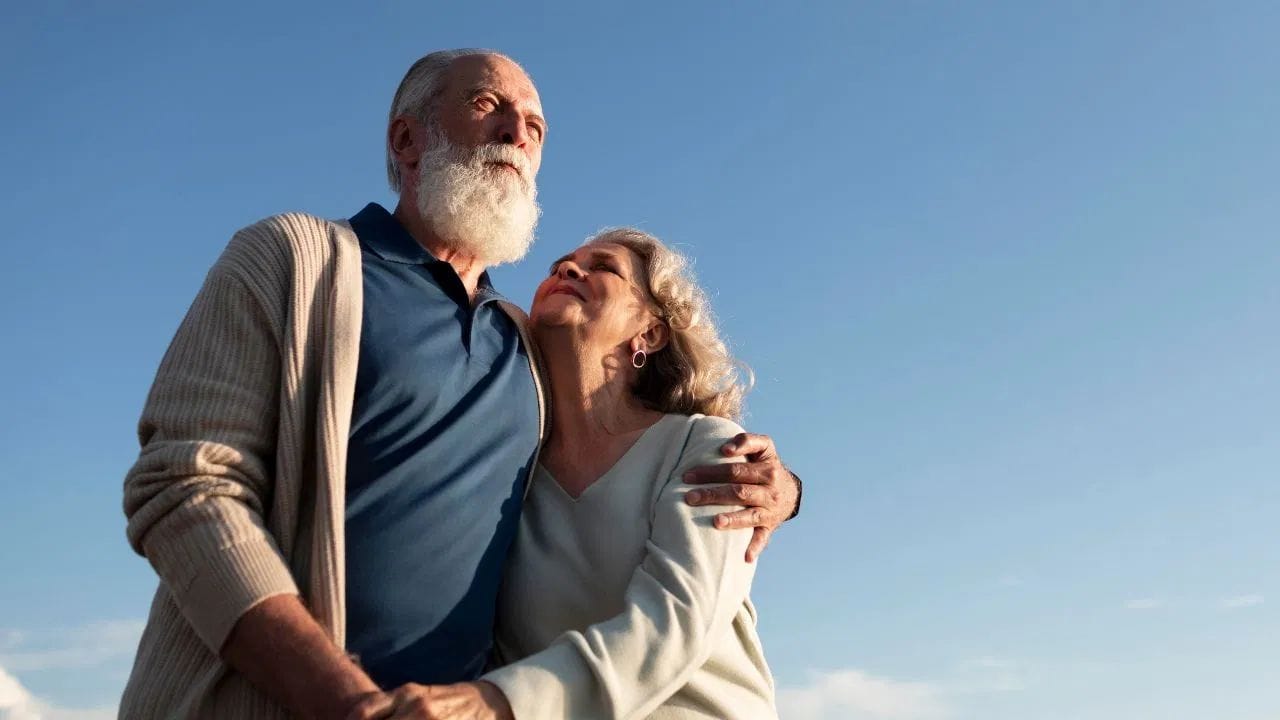 பங்குகளில் நேரடியாக முதலீடு செய்வதற்கு பதிலாக, பங்குச்சந்தை குறியீடு சார்ந்த பரஸ்பர நிதிகள் போன்ற பரவலான முதலீடுகளில் முதலீடு செய்யலாம். உதாரணமாக ஒருவரிடம் ரூ.10,000 உள்ளது என்றால் அதில் ரூ.8,000-த்தை பங்குச்சந்தையிலும், ரூ.2,000-த்தை அரசாங்கத்தின் கடன் பத்திரத்திலும் முதலீடு செய்வது சிறந்ததாக இருக்கும். 