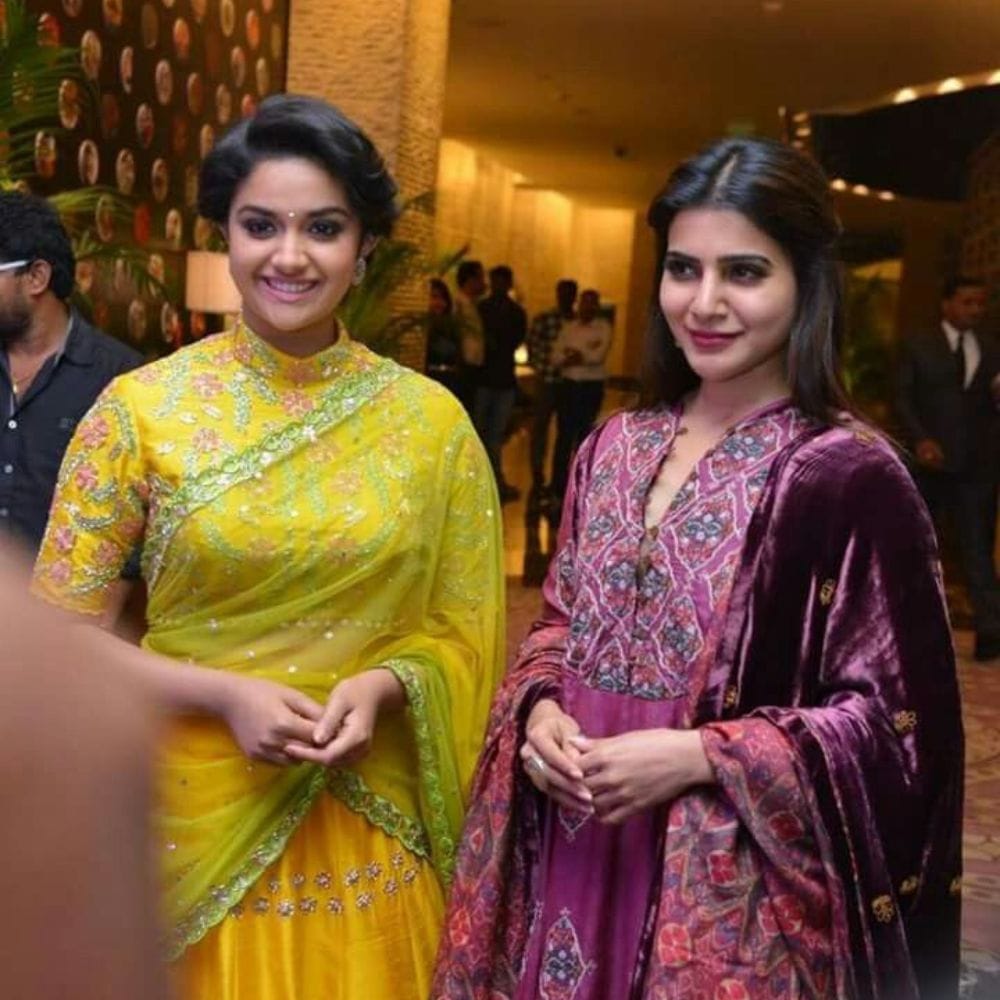 அதில் பேசிய சமந்தா, கீர்த்தி சுரேஷிற்கு குடிப்பழக்கம் இல்லை. ஆனால் இன்னொரு பழக்கம் இருக்கு. அது ஹைப்பர் மேக்ஸ் என சொல்ல கூடிய, அதீத நகைச்சுவை உணர்வு அவருக்கு உண்டு. அவரின் பக்கத்தில் இருந்தால் நேரம் போவதே தெரியாது. மிட் நைட்டிலும் சிரிப்பு சத்தம் கேட்டுக்கொண்டே இருக்கும், அந்த அளவிற்கு தொடர்ந்து காமெடியாக பேசிக்கொண்டே இருப்பார்.