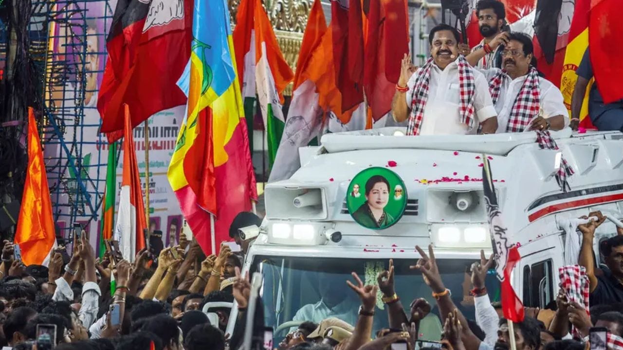 வரக்கூடிய 2026 சட்டமன்றத் தேர்தலில், திமுக தரப்பில் மணிகண்டன், அதிமுக தரப்பில் வெற்றிவேல், தமிழக வெற்றி கழகம் தரப்பில் செந்தில்குமார் மற்றும் நாம் தமிழர் கட்சி தரப்பில் நித்யா அருள் உள்ளிட்டோர் வேட்பாளர்களாக களமிறங்குகின்றனர். அதிமுகவின் கோட்டையாக இருந்தாலும், இந்த முறை உள்ளூர் அடிப்படை வசதிகள், விவசாயம் மற்றும் தொழிலாளர்களின் பிரச்சினைகளுக்கு நிரந்தர தீர்வு வழங்கும் கட்சிகள் வெற்றி வாய்ப்பை தீர்மானிக்கும் என அரசியல் வல்லுநர்கள் கருதுகின்றனர்.