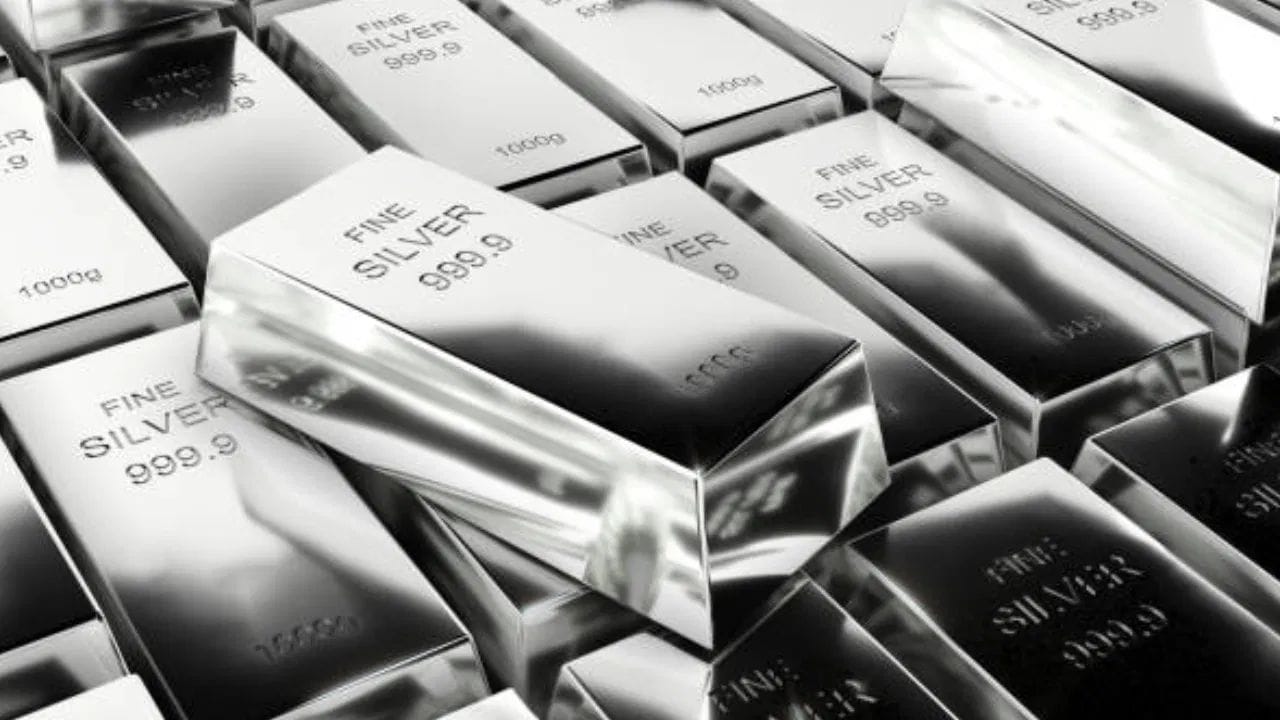 இன்னும் தெளிவாக பார்த்தால் 2025 ஆம் ஆண்டு ஏப்ரல் 30 ஆம் தேதி அட்சய திருதியை கொண்டாடப்பட்டது. அன்றைய தினம் 10 கிராம் 22 காரட் தங்கம் ரூ.97,910-க்கும், 10 கிராம் 24 காரட் தங்கம் ரூ.1,55,000-க்கும் விற்பனை செய்யப்பட்டது. அதன்படி 2025-ல் தங்கம் வாங்கியவர்களுக்கு சுமார் 58.7 சதவீதம் லாபம் கிடைத்துள்ளது.