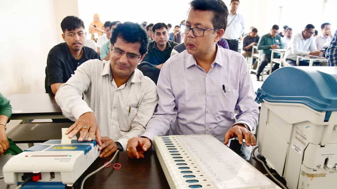 மே. 4ஆம் தேதி நடக்கும் வாக்கு எண்ணிக்கை.. நாளை தேர்தல் அதிகாரிகளுக்கு சென்னையில் பயிற்சி..