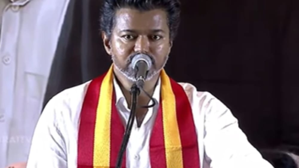 மக்களை ஏமாற்ற மாட்டேன்.. அரசியலில் அதிரடி காட்டும் விஜய்!