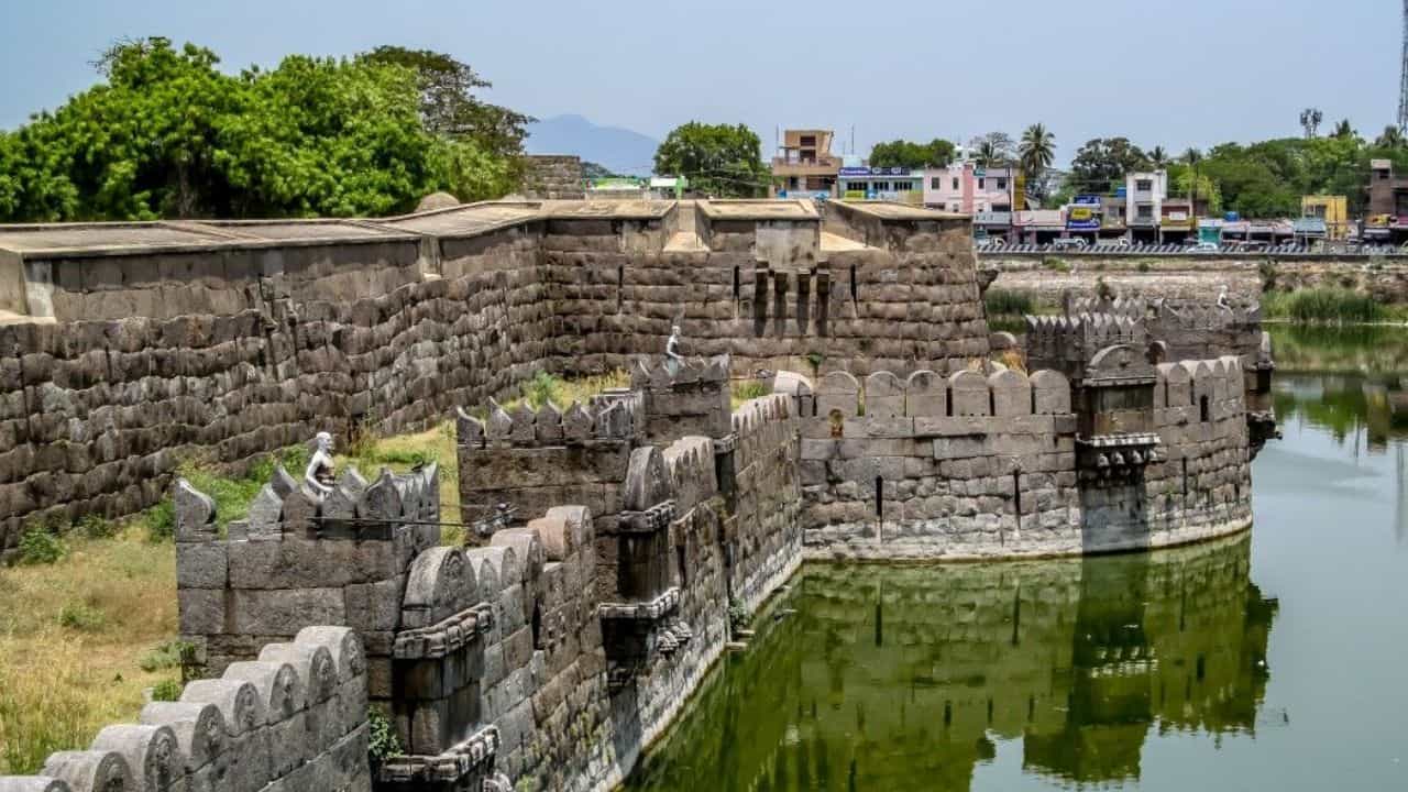 வரலாறும் ஆன்மிகமும் இயற்கையும் சேரும் வேலூர் சுற்றுலா பயணம்! வரலாறும் ஆன்மிகமும் இயற்கையும் சேரும் வேலூர் சுற்றுலா பயணம்!