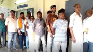 ஈரோட்டில் மின்னணு வாக்குப்பதிவு இயந்திரத்தில் பிரச்னை