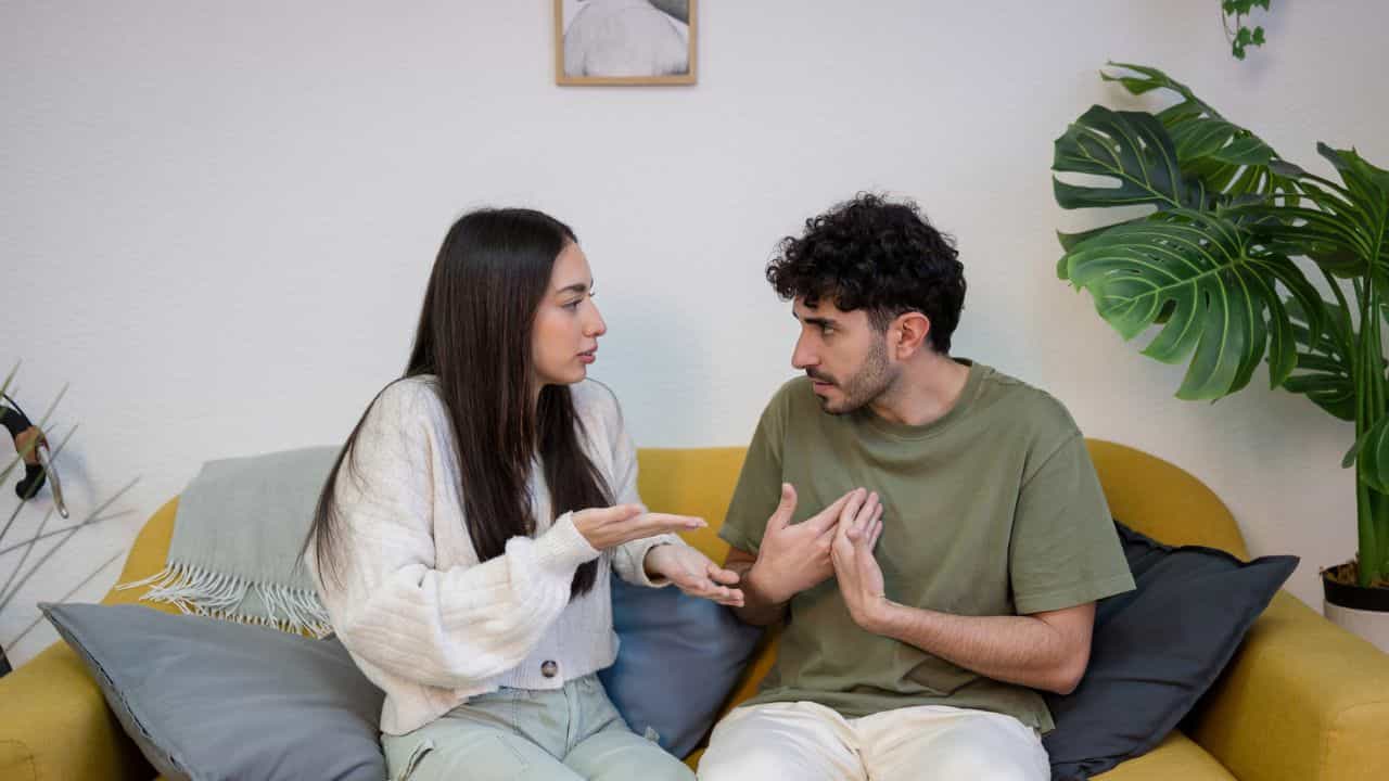 கணவர் அடிக்கடி கோபப்படுகிறாரா? மனைவி எப்படி சமாளிக்க வேண்டும்?