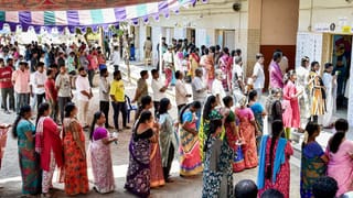 தமிழகத் தேர்தல் வெற்றியைத் தீர்மானிக்கும் ‘பெண் சக்தி’: மௌனப் புரட்சி செய்யுமா பெண் வாக்குகள்?