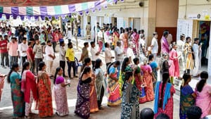 தமிழகத் தேர்தல் வெற்றியைத் தீர்மானிக்கும் ‘பெண் சக்தி’: மௌனப் புரட்சி செய்யுமா பெண் வாக்குகள்?