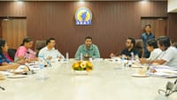 பொதுப்பணித்துறை அமைச்சர் ஆதவ் அர்ஜுனா இரண்டாவது நாளாக ஆலோசனை.....