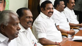 ஒரு பக்கம் த.வெ.க.. மற்றொரு பக்கம் அதிமுக.. இன்று சென்னையில் நடக்கும் அதிமுக எம்.எல்.ஏக்கள் கூட்டம்.....