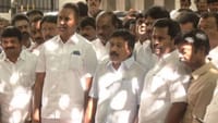 அதிமுகவுக்கு 8 அமைச்சர் பதவிகள்?.....