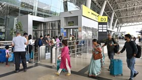 தமிழகத் தேர்தலில் வெளிநாட்டுக் குடியுரிமை பெற்றவர்கள் வாக்களிப்பு.. சென்னை விமான நிலையத்தில் சிக்கிய 3 பேர் கைது!!...