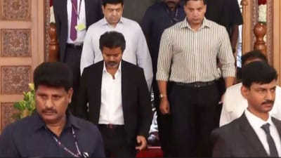 இரண்டு நாட்கள் பயணமாக டெல்லி சென்றுள்ள தமிழக முதல்வர் விஜய்!