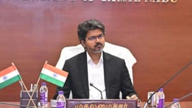 தலைமை செயலகத்திற்கு வரும் போதே மதிய சாப்பாடை எடுத்து வரும் முதல்வர் விஜய்.. வியப்பில் அதிகாரிகள்.....