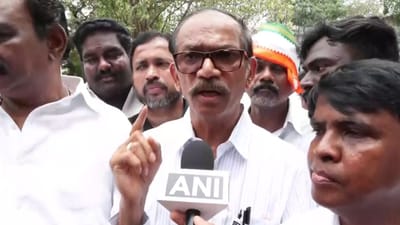தவெக ஆட்சி அமைக்க ஆளுநர் அழைக்க வேண்டும்.. காங்கிரஸ் ஆர்ப்பாட்டம்