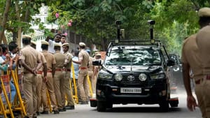 தவெக தலைவர் விஜய்க்கு முதல்வர் அந்தஸ்து பாதுகாப்பு ரத்து? கான்வாய் வாகனங்கள் வாபஸ்.. என்ன காரணம்!