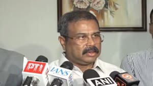 சிபிஎஸ்இ தேர்வு மதிப்பீட்டில் 40 கோடி பக்கங்கள் ஸ்கேன்- ஓஎஸ்எம் அமைப்பு குறித்து விளக்கிய தர்மேந்திர பிரதான்! சிபிஎஸ்இ தேர்வு மதிப்பீட்டில் 40 கோடி பக்கங்கள் ஸ்கேன்- ஓஎஸ்எம் அமைப்பு குறித்து விளக்கிய தர்மேந்திர பிரதான்!
