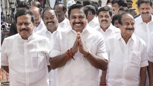 15 ஆண்டுகளாக வசித்து வந்த அரசு பங்களாவை காலி செய்தார் இபிஎஸ்.. புதிய இல்லத்திற்கு குடியேற்றம்.. காரணம் என்ன? 15 ஆண்டுகளாக வசித்து வந்த அரசு பங்களாவை காலி செய்தார் இபிஎஸ்.. புதிய இல்லத்திற்கு குடியேற்றம்.. காரணம் என்ன?