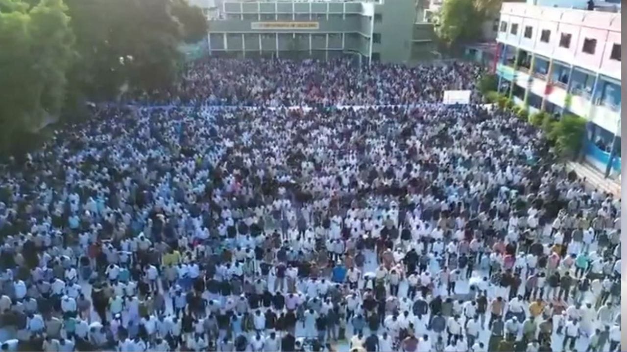 கோவையில் பக்ரீத் பண்டிகை சிறப்பாக கொண்டாட்டம் கோவையில் பக்ரீத் பண்டிகை சிறப்பாக கொண்டாட்டம்