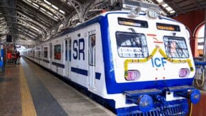 மெட்ரோ வசதிகளுடன் இமு ரயில் பெட்டிகள் தயார் செய்யும் பணி!